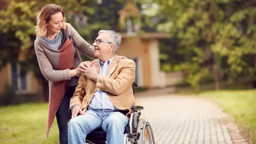 image seniors and loss of autonomy: signs that should not be ignored - caregiver